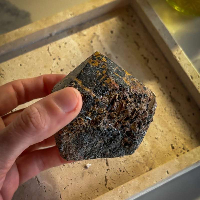 punta in tormalina con calcite